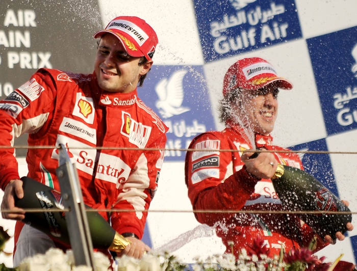 Com a dobradinha de seus pilotos, a Ferrari começou a temporada com 43 pontos no campeonato de construtores